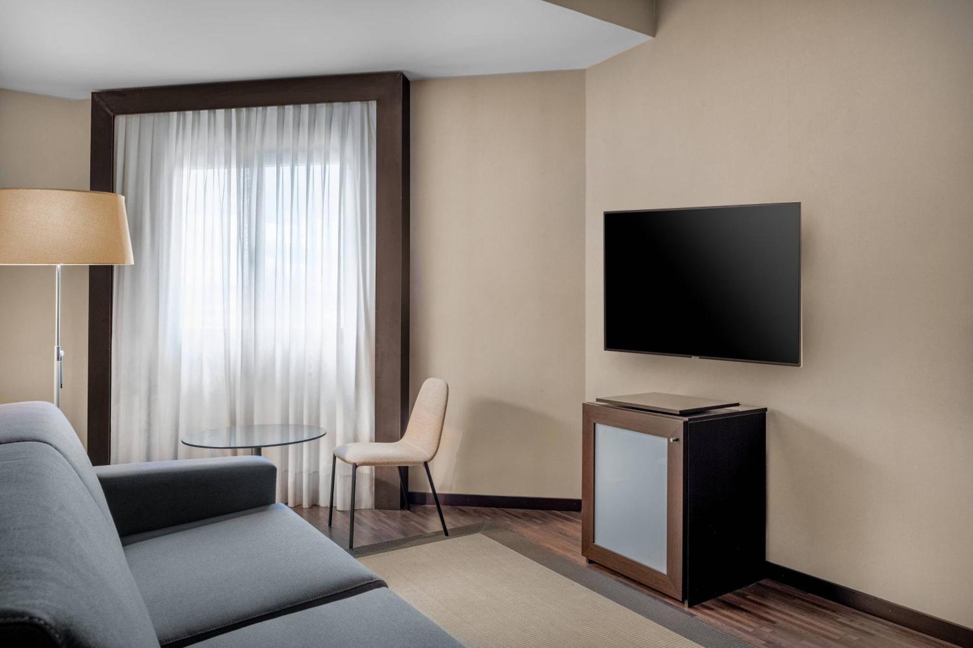 Ac Hotel Oviedo Forum By Marriott Экстерьер фото