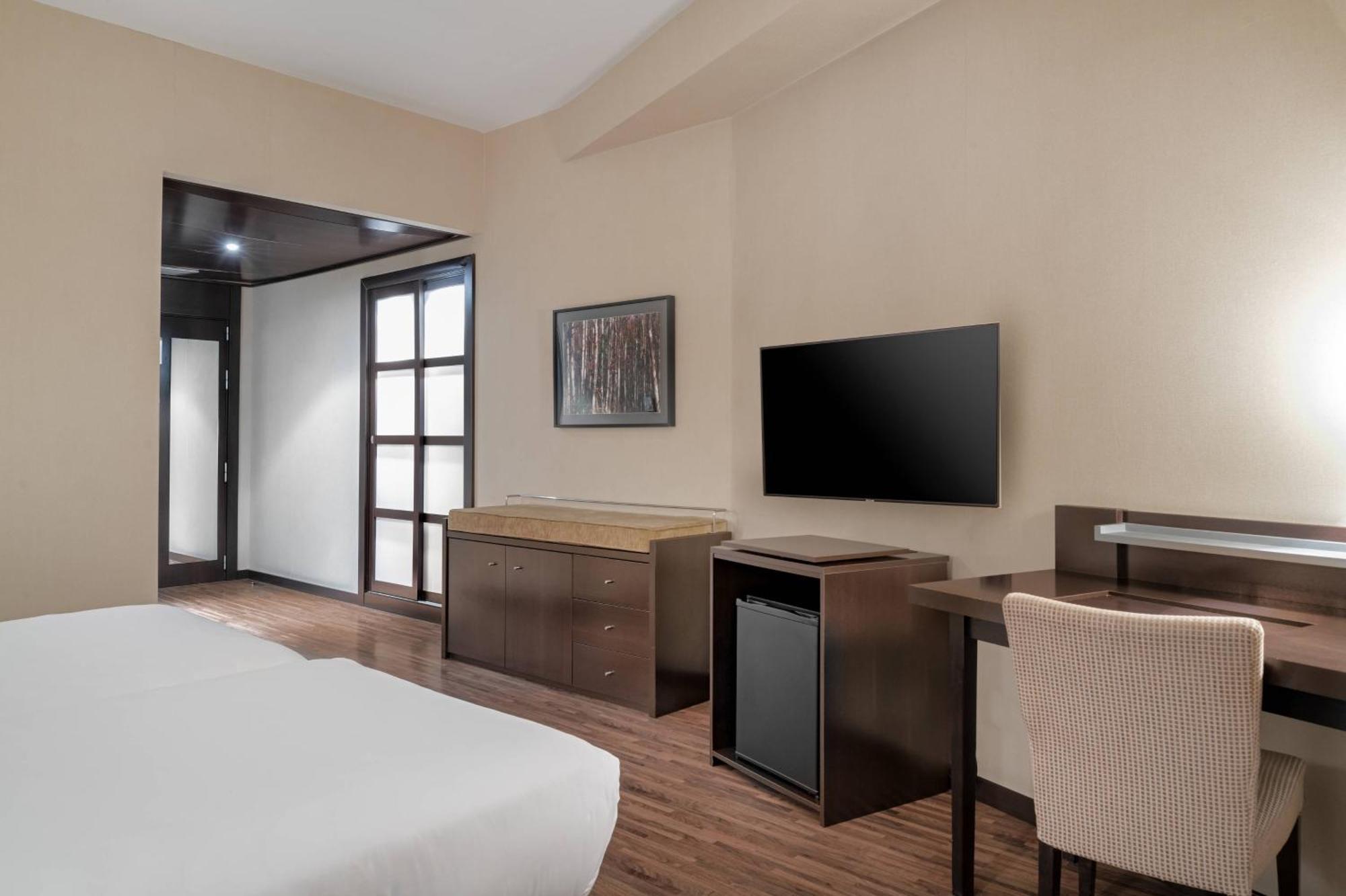 Ac Hotel Oviedo Forum By Marriott Экстерьер фото
