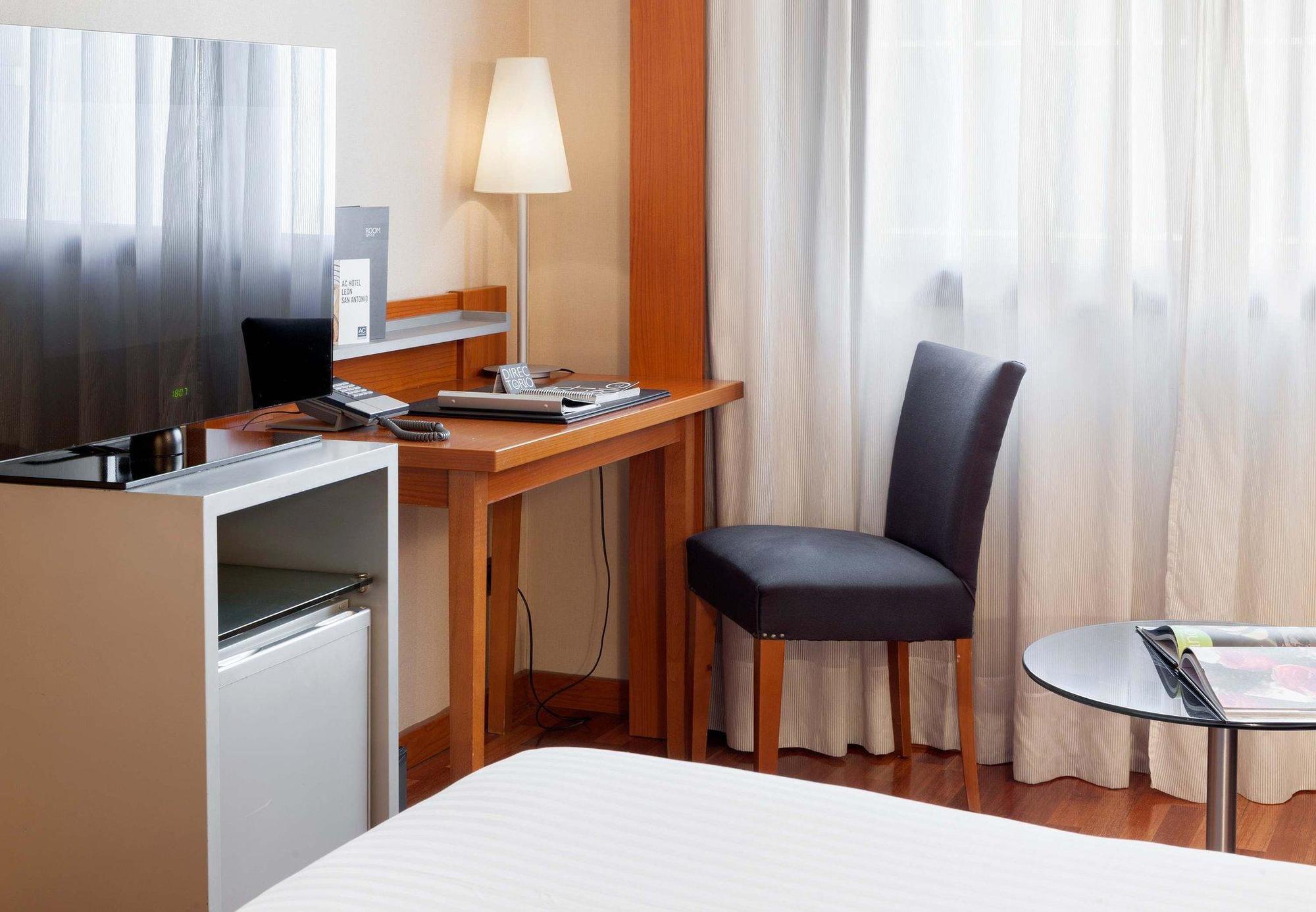 Ac Hotel Oviedo Forum By Marriott Экстерьер фото